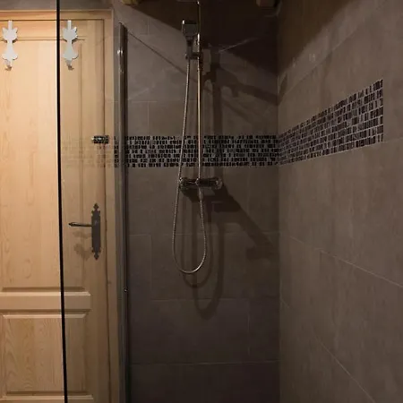 Le Castanier Dağ evi